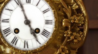 Detail Clock C